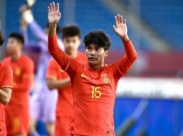 多給點(diǎn)機會(huì )？18歲王鈺棟世預賽踢滿(mǎn)全場(chǎng)，蒯紀聞下午卻在踢全運會(huì )