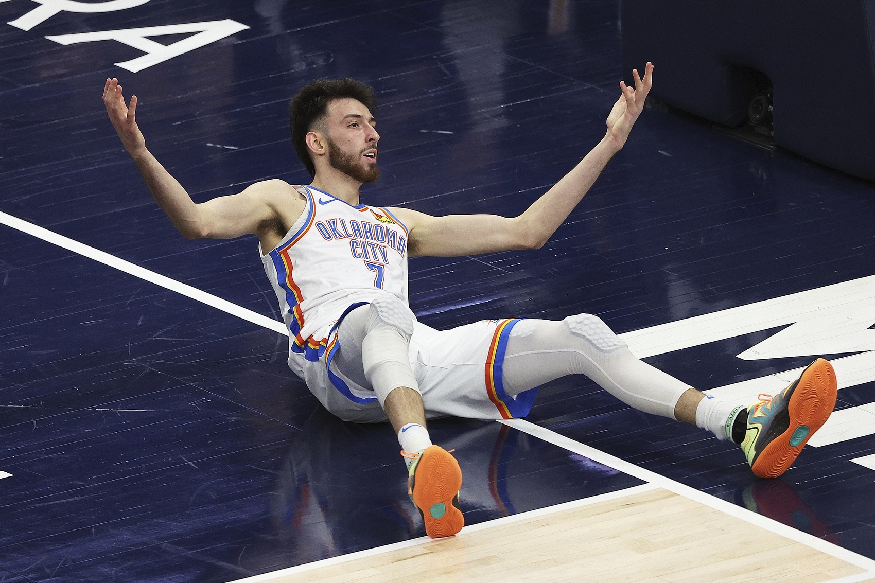 次輪G1決策失誤再現？雷霆五小葬送8分優(yōu)勢 華萊士成哈利絕殺背景