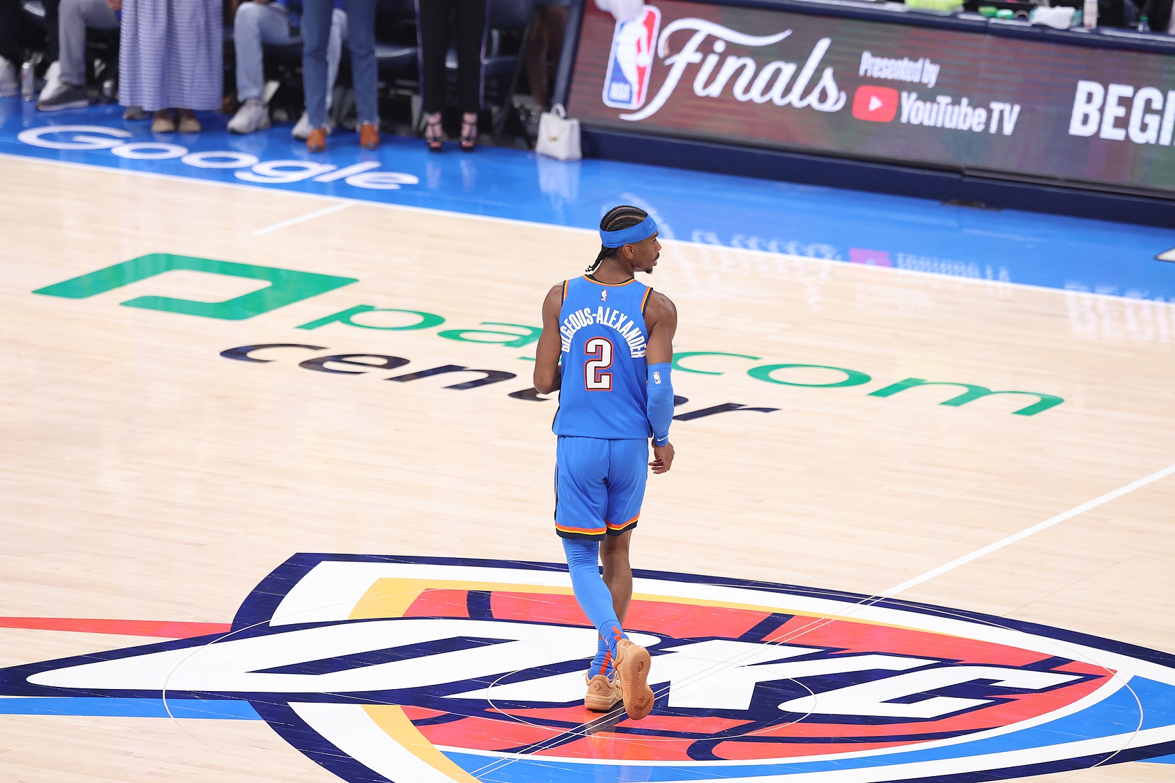 SGA：我們表現相當不錯 大部分時(shí)間掌控著(zhù)局面 就收官要打得更好