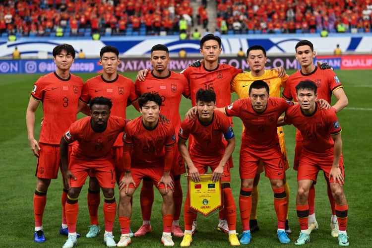 京媒五問(wèn)國足：國足需要什么樣的球員、教練、聯(lián)賽、青訓、球迷？