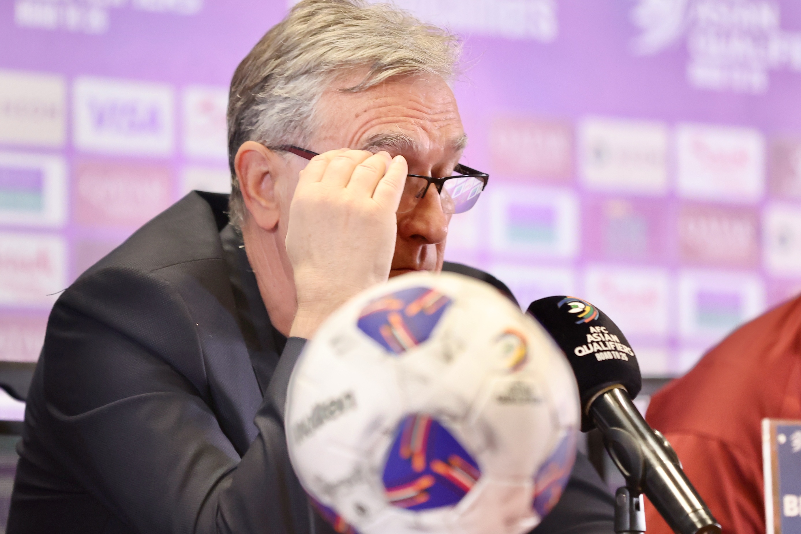 體壇：伊萬(wàn)堅持今天上午訓練，中方建議重新考慮但伊萬(wàn)態(tài)度堅決