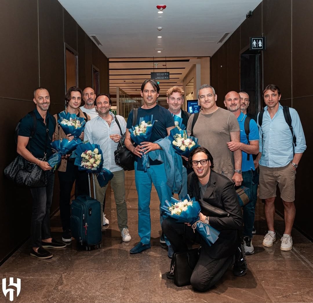 羅馬諾曬小因扎吉新月工作首日照片：已著(zhù)手準備多筆簽約