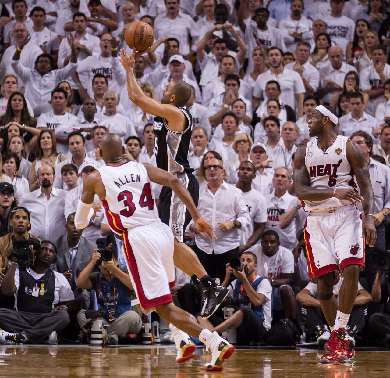 蒂格：歐文是更好的球員 但如果只說(shuō)上籃托尼-帕克比他強