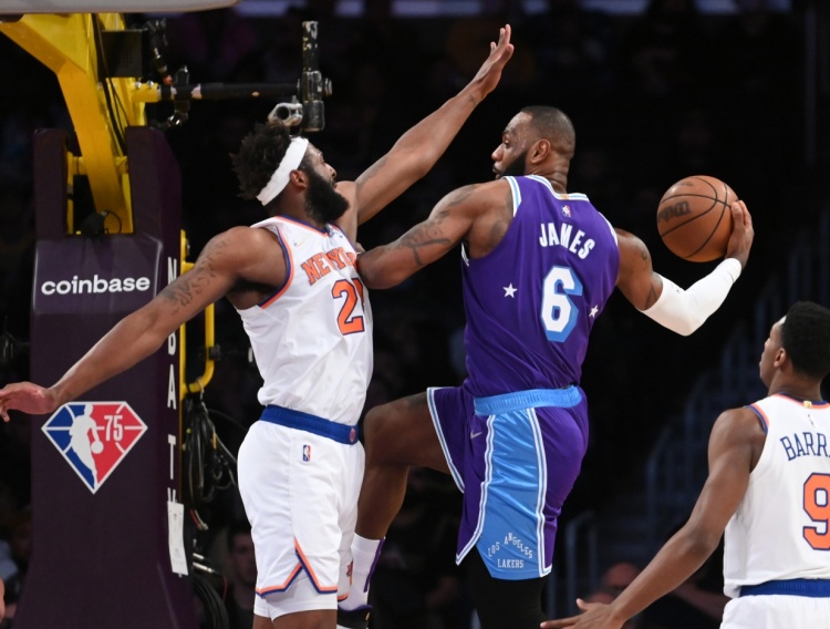 蒂格：湖人應該交易來(lái)米切爾-羅賓遜 他們不需要克拉克斯頓