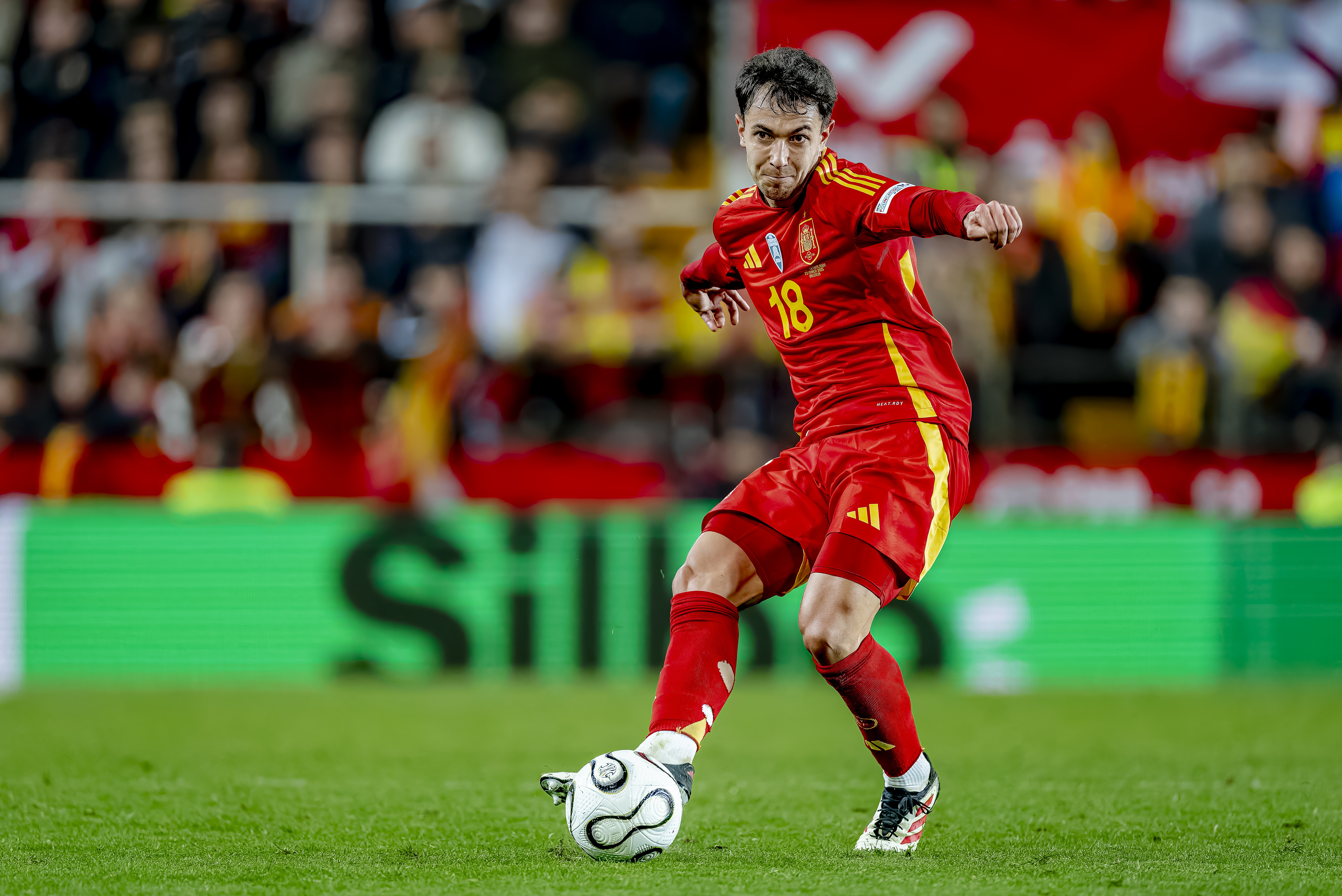 祖比門(mén)迪：亞馬爾很有趣，這樣的年紀展示出如此天賦實(shí)不多見(jiàn)