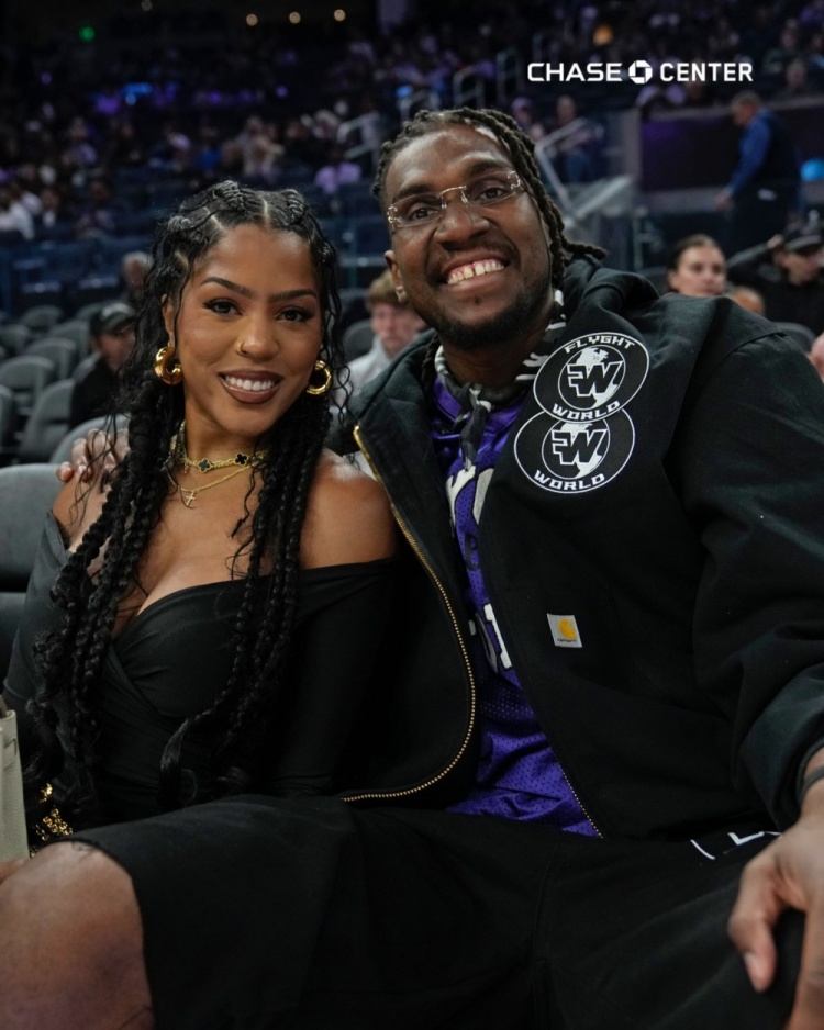 重返大通中心！盧尼攜未婚妻現場(chǎng)觀(guān)戰金州女武神比賽