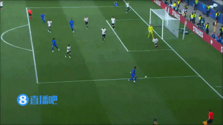 ??神了！姆巴佩禁區弧頂精彩凌空側鉤，特爾施特根神撲！