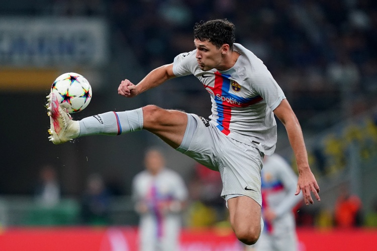 阿斯：巴薩不會(huì )續約克里斯滕森，若收到誘人報價(jià)球員愿意提前離隊