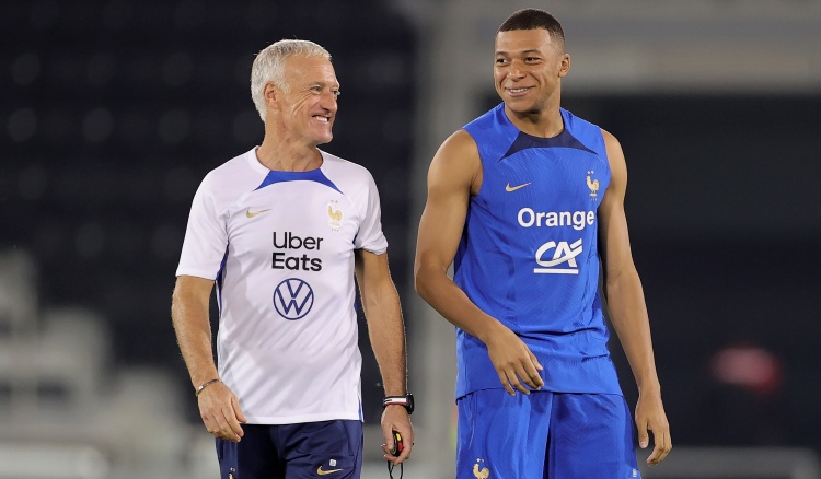 法國國家隊內部氣氛緊張？德尚和姆巴佩否認?