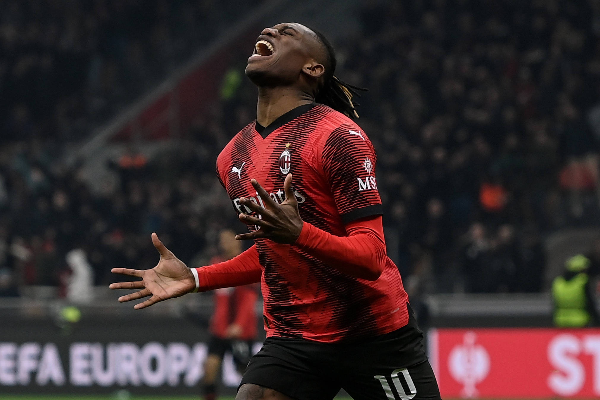 意媒匯總米蘭轉會(huì )動(dòng)態(tài)：有意DV9，簽羅維拉遭拒&拜仁未報價(jià)萊奧