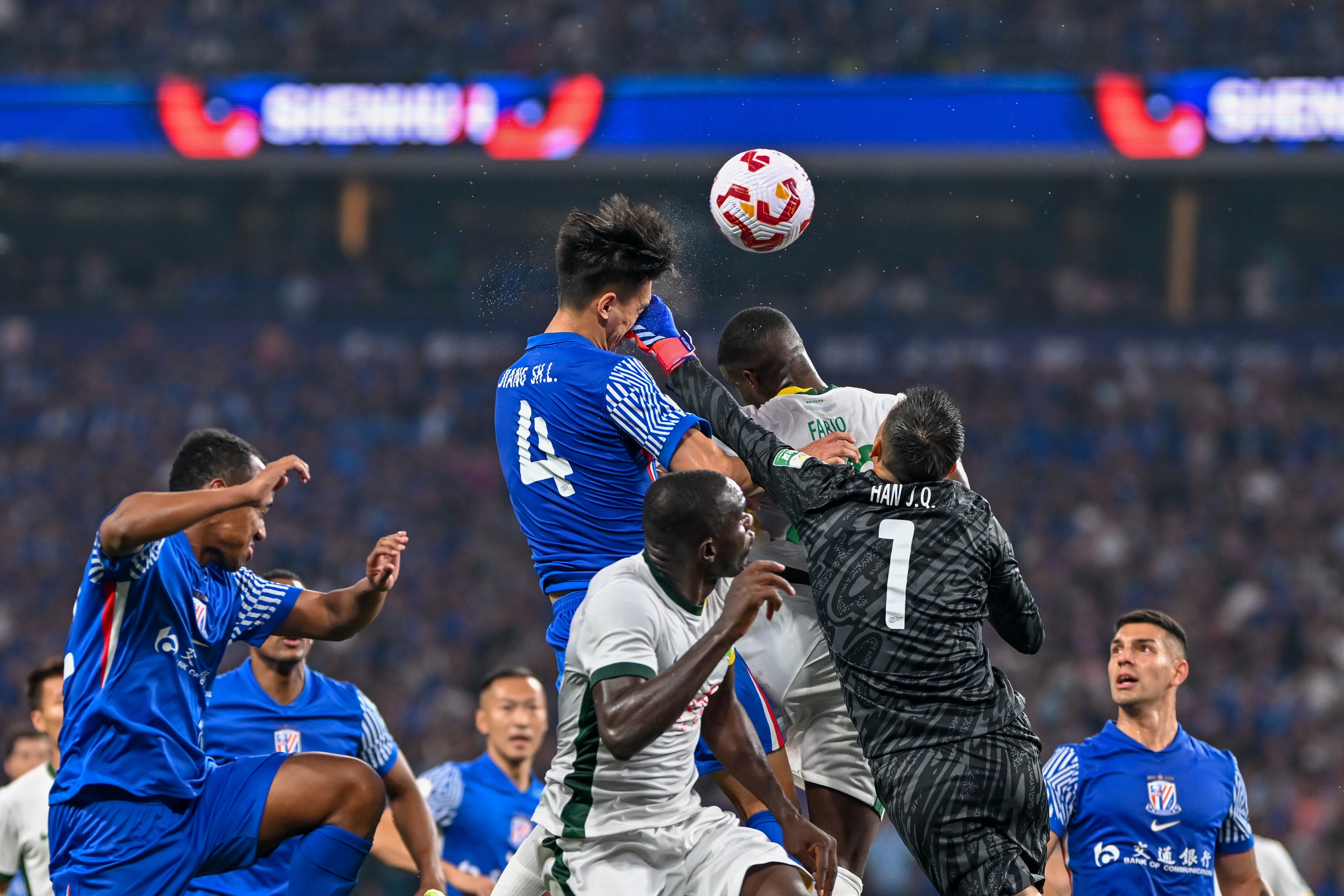 記者：申花14日客戰新鵬城，不排除朱辰杰、蔣圣龍雙雙缺陣