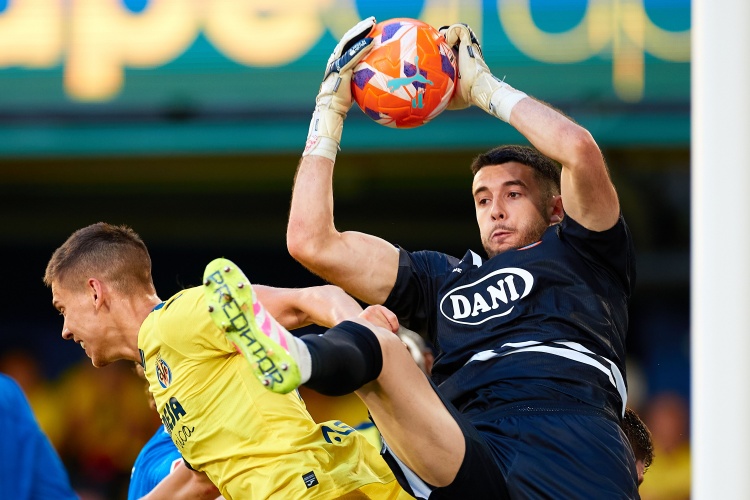 每體：巴薩想在下周二之前完成所有手續，以正式簽下霍安-加西亞