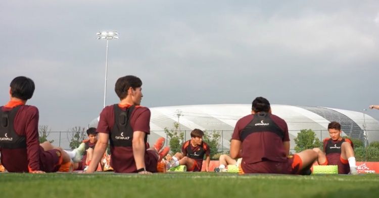 中國男足6月8日在重慶首次公開(kāi)訓練 林良銘：為了球迷會(huì )付出所有