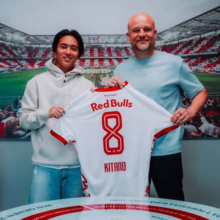 官方：薩爾茨堡簽下20歲日本前鋒北野颯太，合同期限為4年