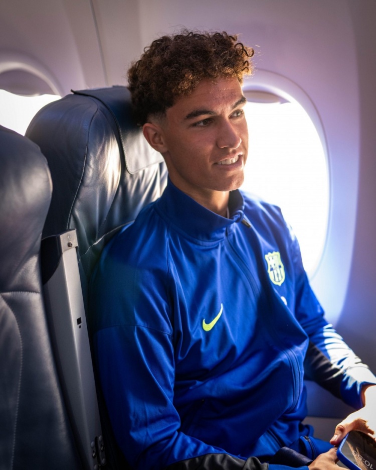 世體：多家俱樂(lè )部有意巴薩小將達維希，球員面臨抉擇