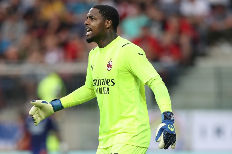 隊報：邁尼昂告訴米蘭，今夏不放他去切爾西就明年自由身離隊