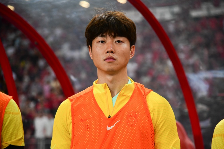 津媒：伊萬(wàn)外籍助手負面傳聞不少，此前高準翼怒吼換人也與之有關(guān)