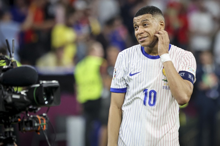 姆巴佩：兩場(chǎng)比賽學(xué)到了很多，太陽(yáng)下山了我們要回家但很快會(huì )回來(lái)