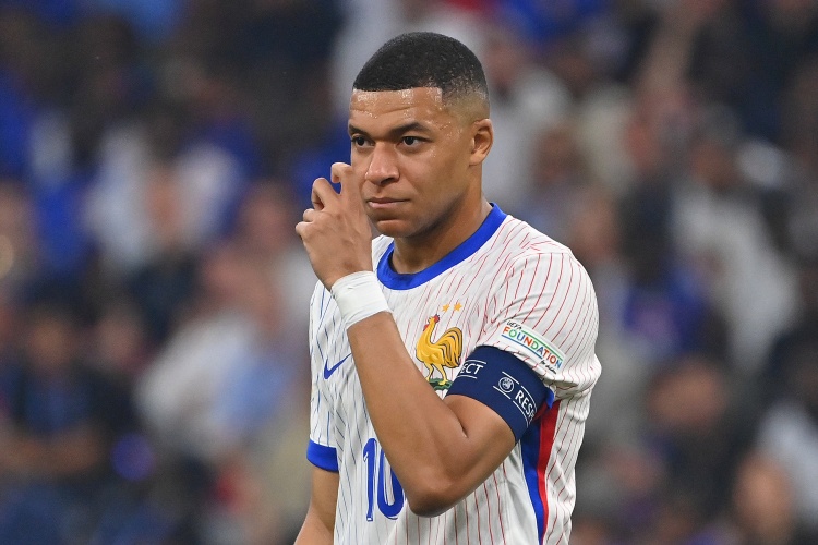 姆巴佩連續8場(chǎng)國家隊+俱樂(lè )部比賽破門(mén)，是其自2020年最長(cháng)連場(chǎng)破門(mén)