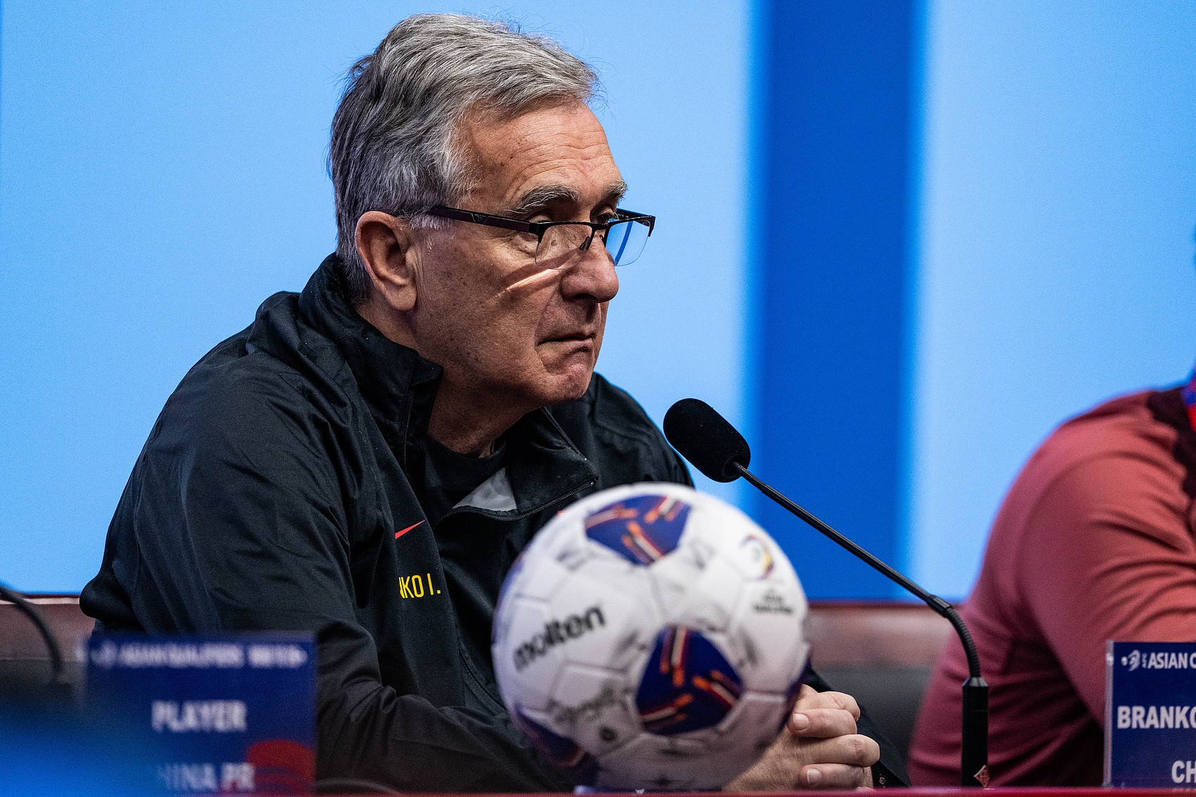 馬德興：國足對陣巴林仍要全力爭勝，著(zhù)眼未來(lái)不能只練手