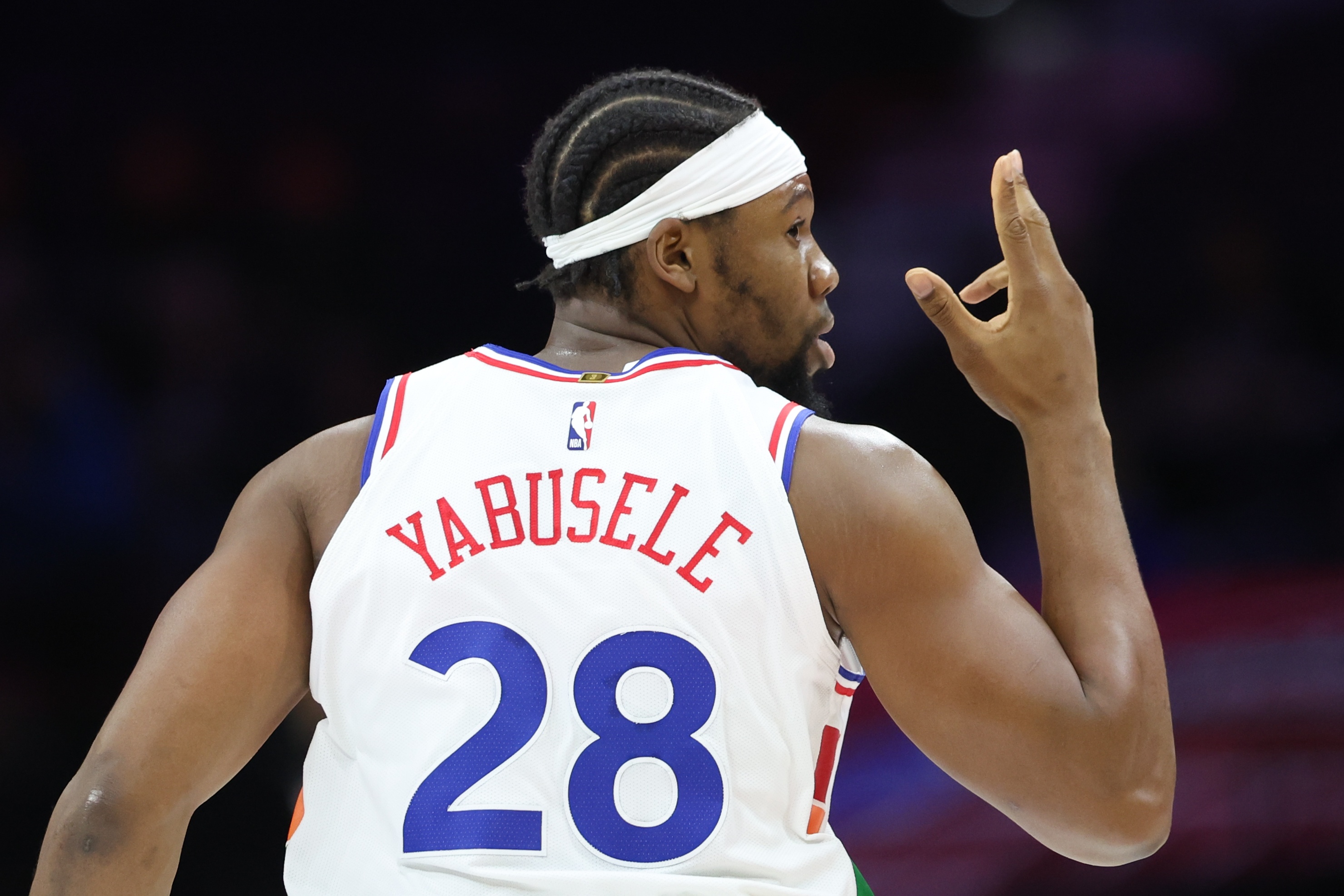 場(chǎng)均11分5.6板2.1助！亞布塞萊：我真的很想繼續留在NBA