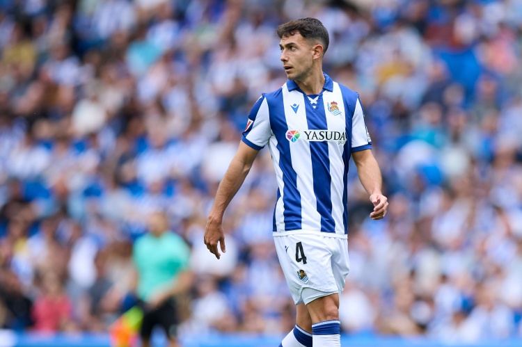 記者：皇馬對祖比門(mén)迪的興趣讓皇家社會(huì )意外，后者傾向賣(mài)給阿森納