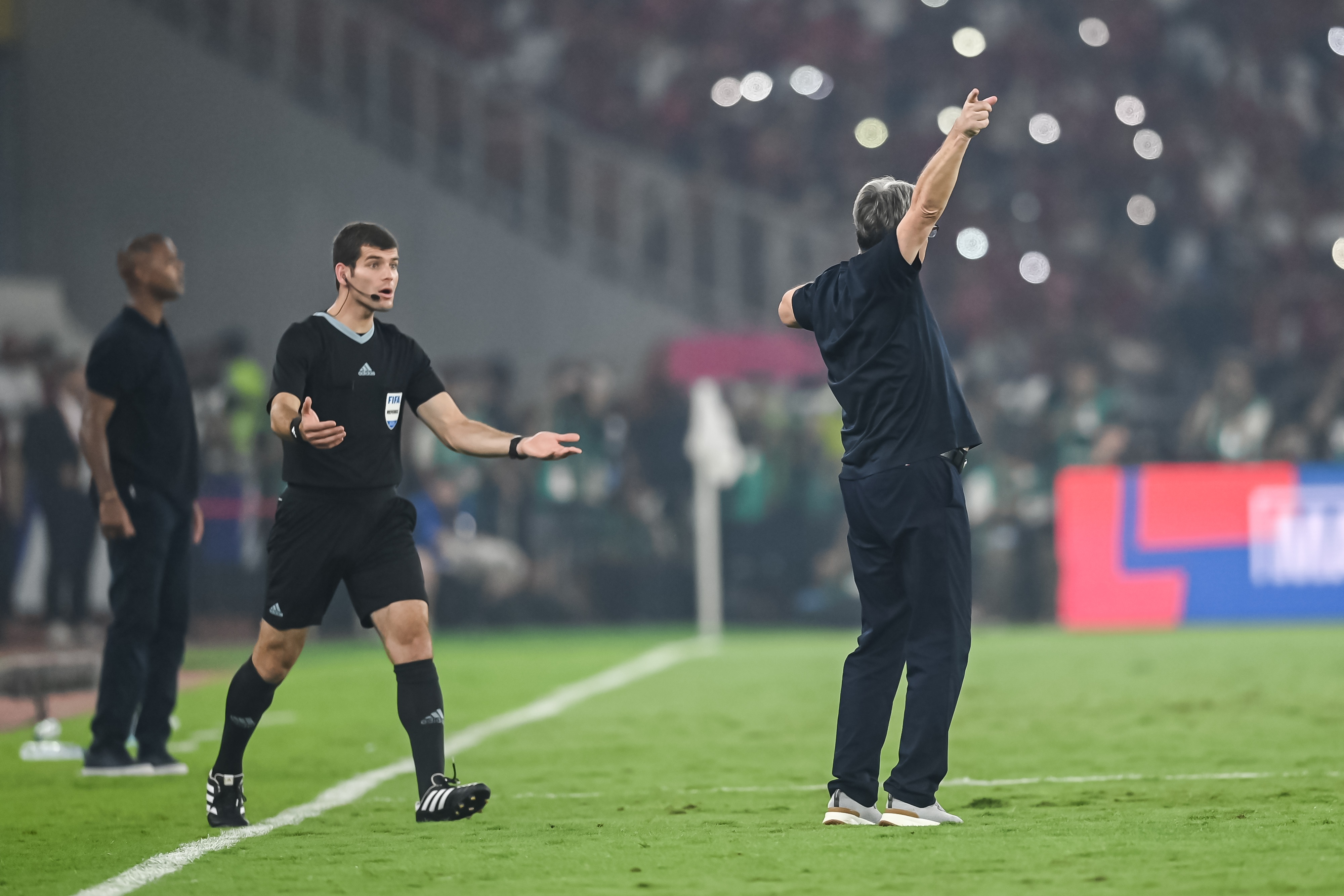 北青體育：伊萬(wàn)科維奇是去是留？中國足協(xié)將“按合同辦事”