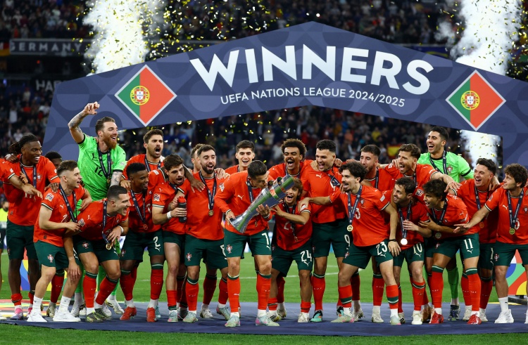 爽贏(yíng)！G-拉莫斯場(chǎng)均不到40分鐘 與維蒂尼亞&門(mén)德斯&內維斯同拿5冠