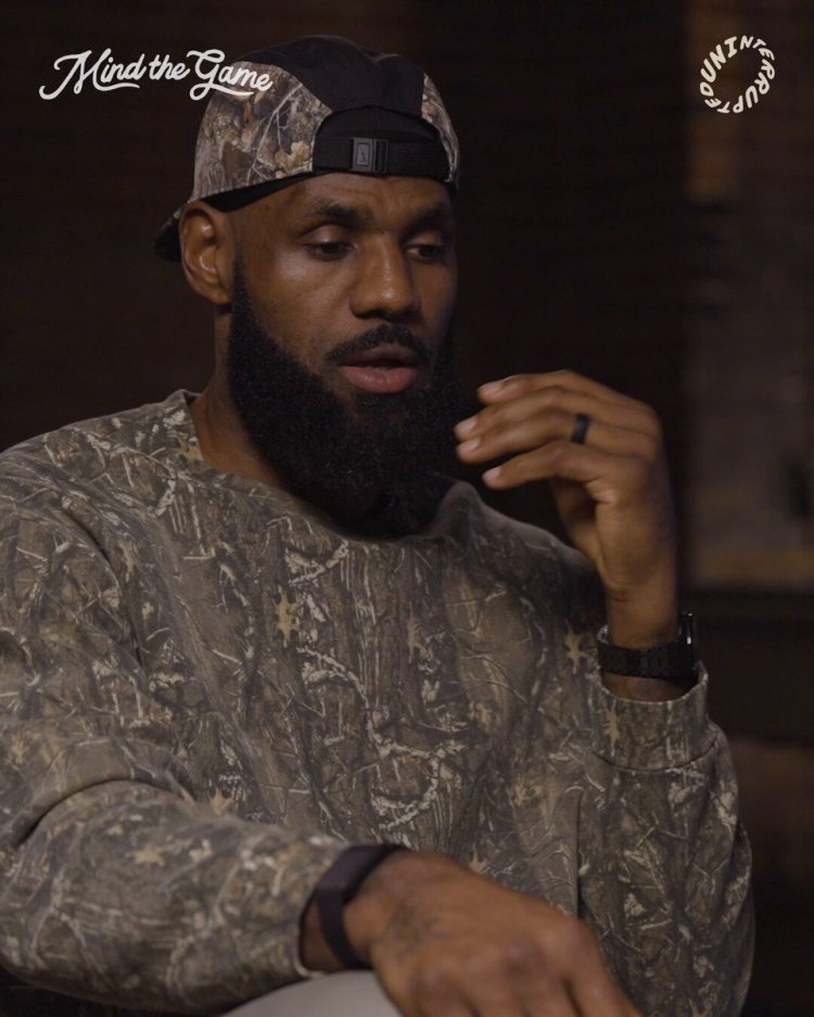 詹姆斯：我在高一賽季贏(yíng)得一切 高二的首次訓練教練就讓我滾出去