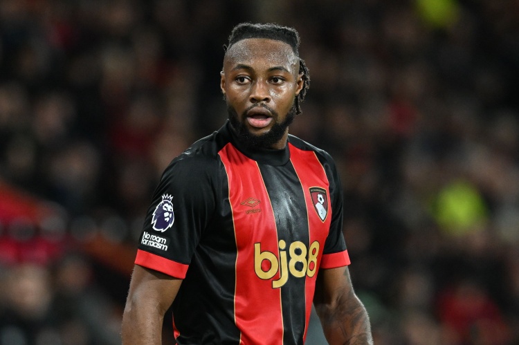 天空：熱刺曼聯(lián)有意伯恩茅斯前鋒塞梅諾 姆貝莫仍是曼聯(lián)首選