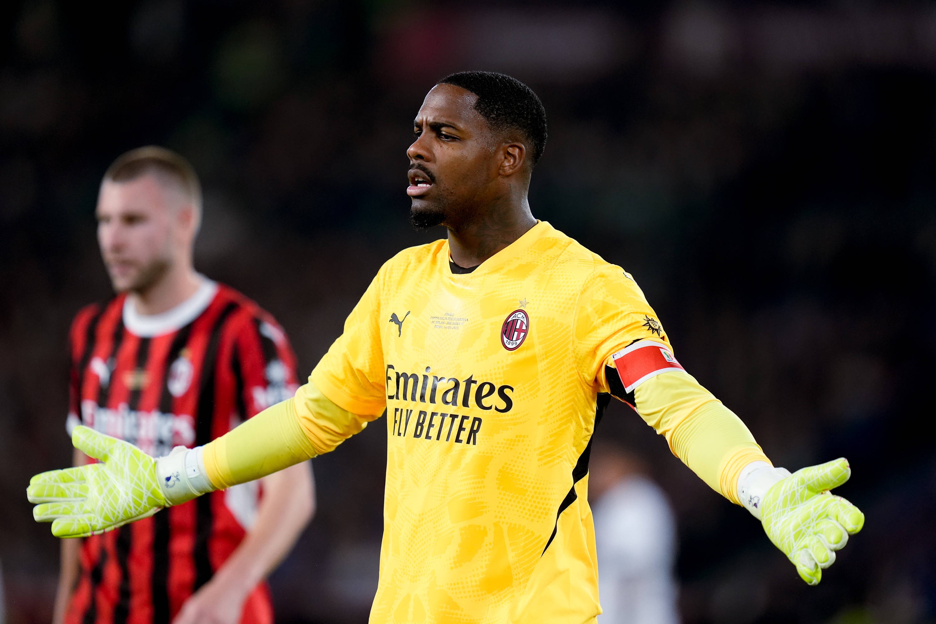 記者：若周二晚7點(diǎn)前無(wú)法達成協(xié)議，切爾西將放棄引進(jìn)邁尼昂