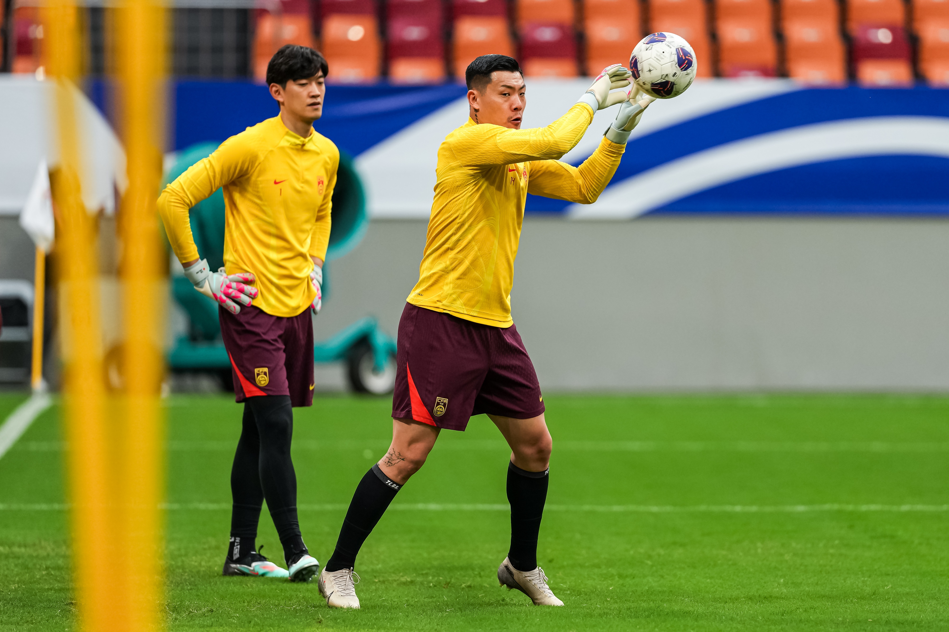 平均28.5歲！國足首發(fā)11人年齡：王鈺棟18歲、李磊33歲王大雷36歲