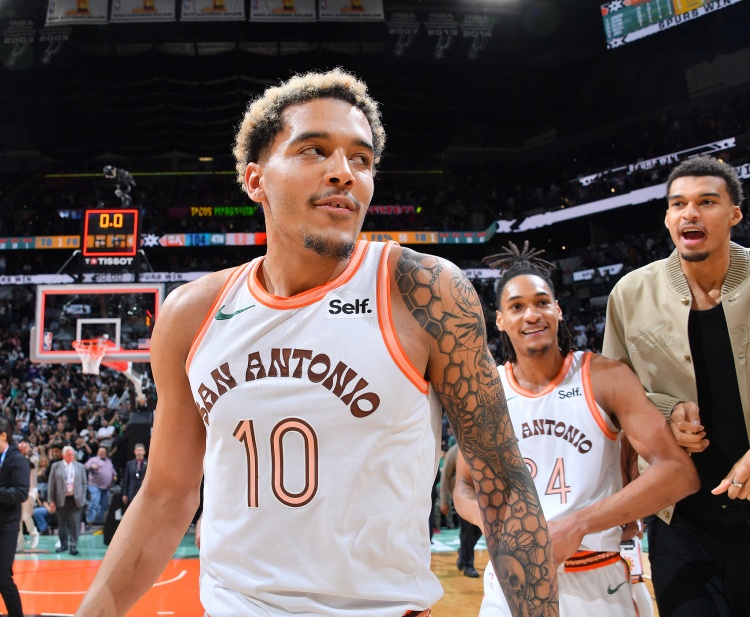 太陽(yáng)隊記：索漢和瓦塞爾可能會(huì )被納入馬刺與杜蘭特的交易中