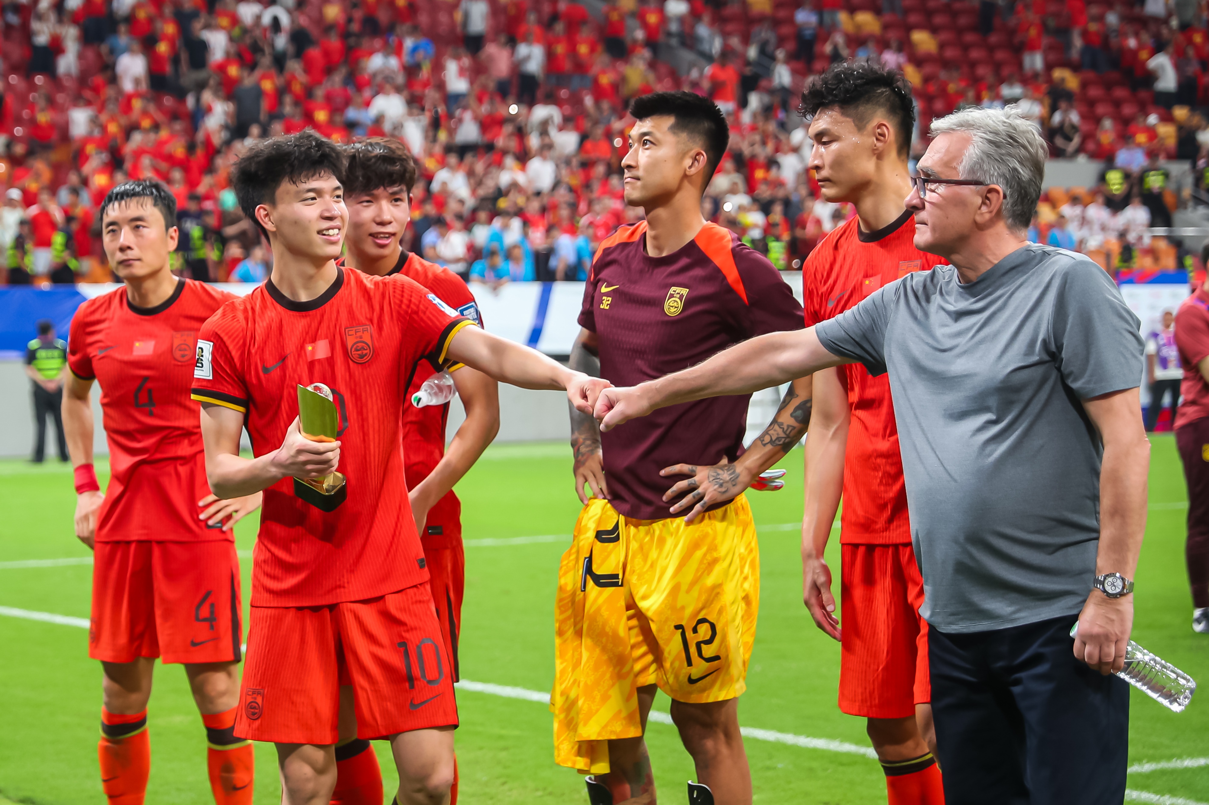 王鈺棟成為國足第215位&第4年輕進(jìn)球球員，侯永永成為第667位國腳