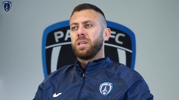 解說(shuō)員：中國香港足協(xié)初步同意廣州聯(lián)踢港超，梅內有望長(cháng)期留隊