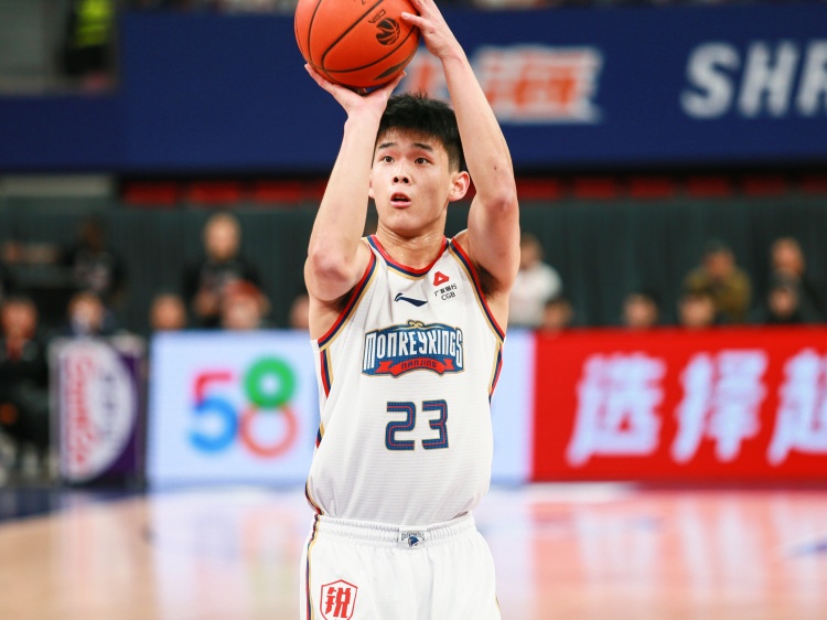 林葳歐洲訓練營(yíng)的體測數據：裸高187.3公分 站立摸高241.9公分