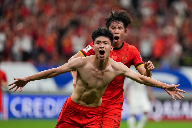 臺州學(xué)子！中學(xué)班主任：王鈺棟學(xué)習能力很強，英語(yǔ)成績(jì)不錯