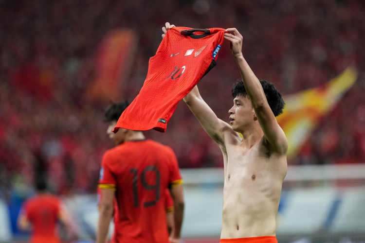 穿10號！王鈺棟：挺帥的！是教練組對我的希望 感謝豪哥讓出10號