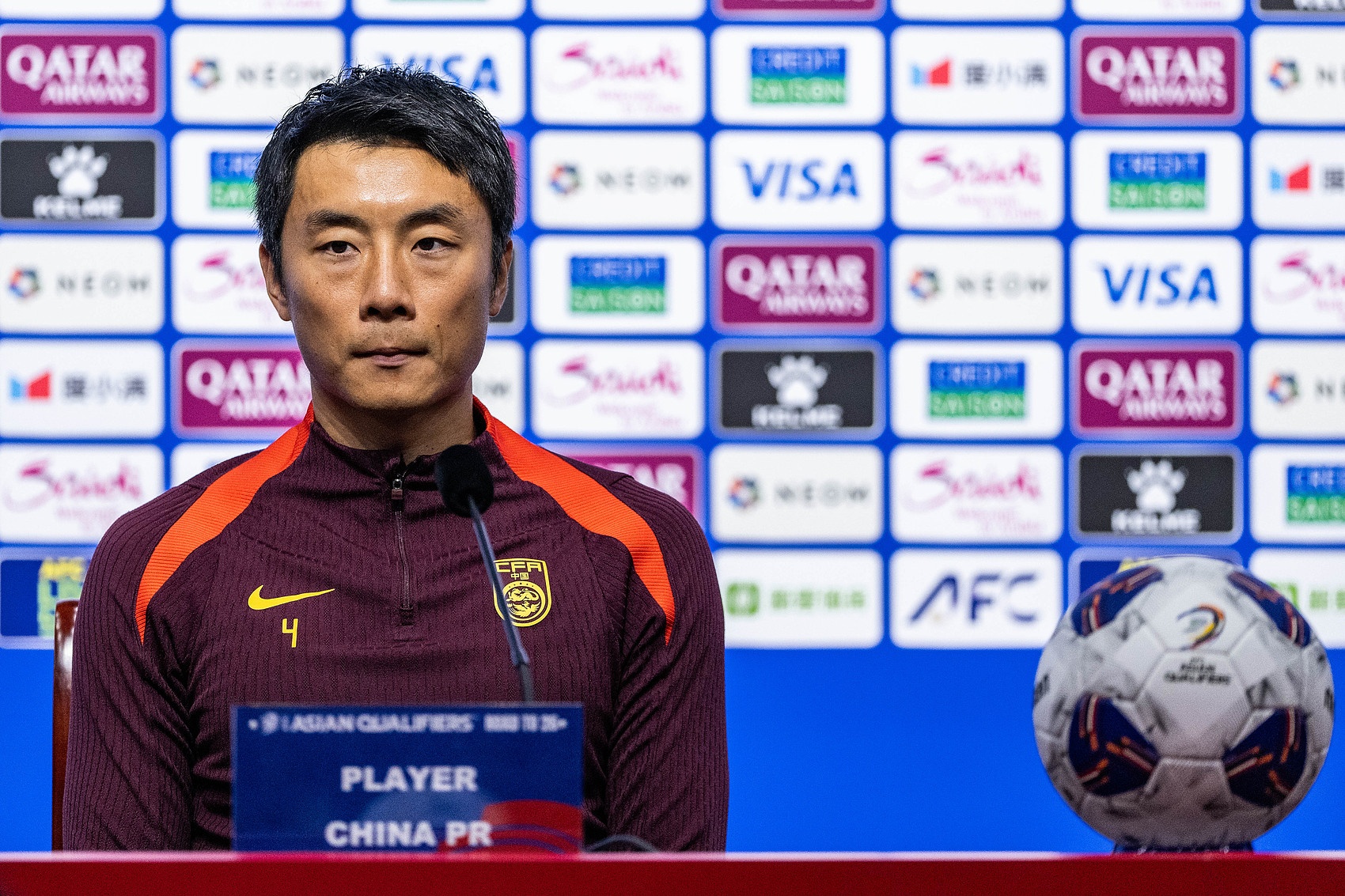 李磊：我常跟侯森說(shuō)，國家隊讓我來(lái)抬水撿球我都可以