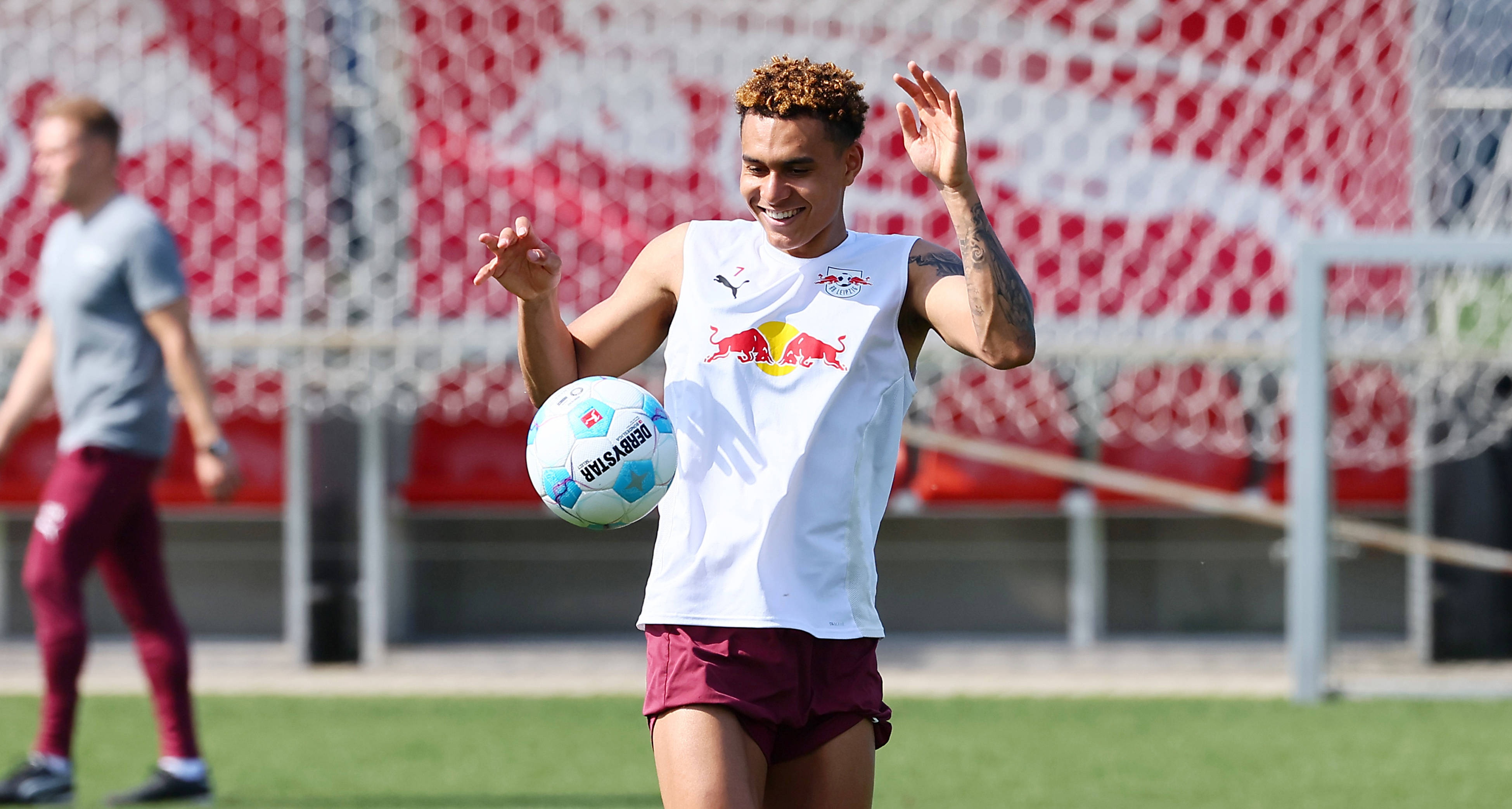 英媒：阿森納等多隊關(guān)注20歲左邊鋒努薩，萊比錫估價(jià)4500萬(wàn)歐