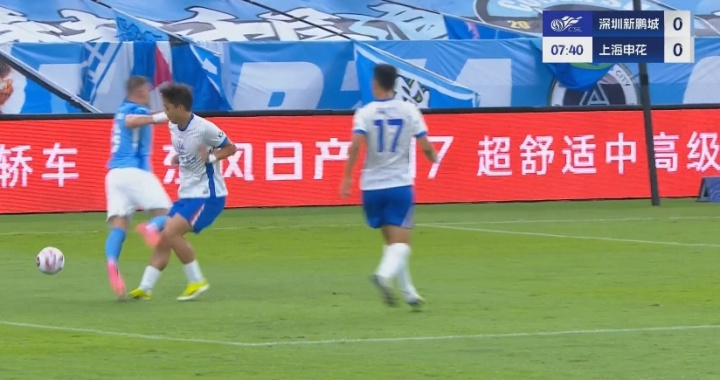 有假摔嫌疑！蒂亞戈在禁區內倒地，裁判和var都認為不是點(diǎn)球