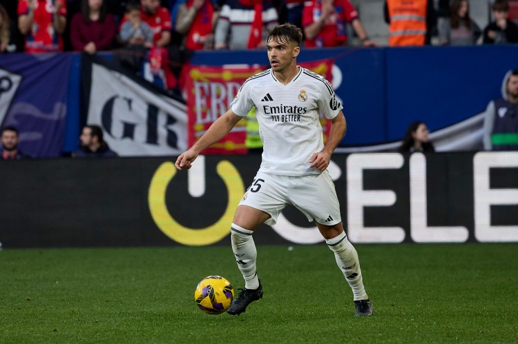 記者：阿森西奧世俱杯上仍穿35號，下賽季他將更換球衣號碼