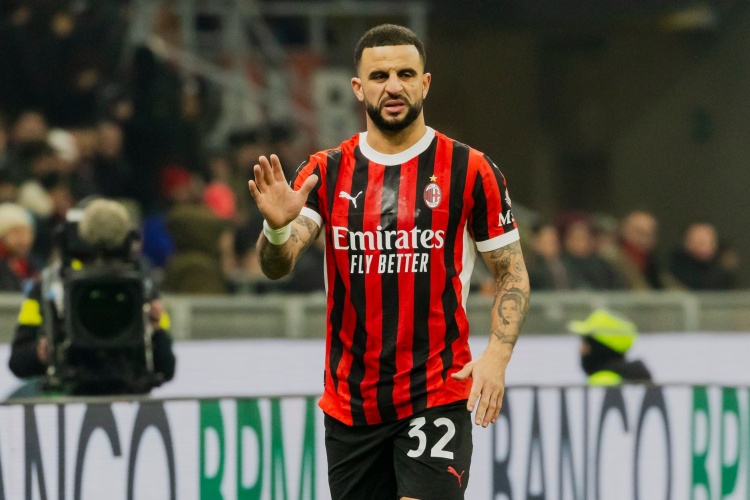 難回曼城？郵報：沃克愿放棄一個(gè)英超冠軍隨熱刺奪冠言論惹惱球迷