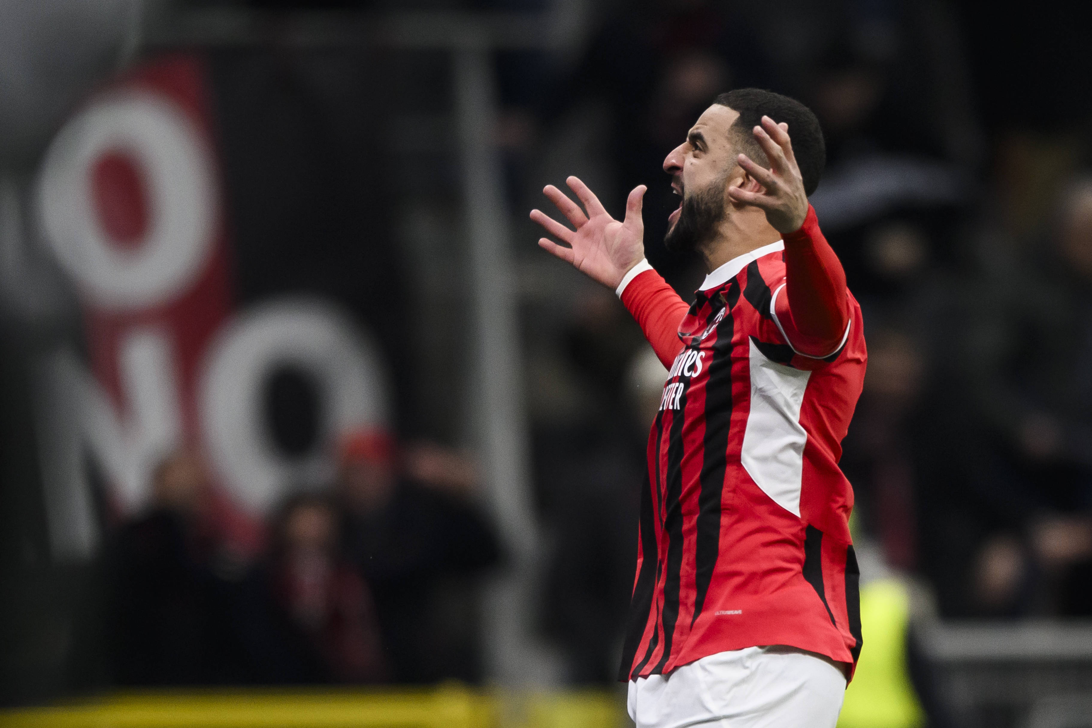 記者：費內巴切有意沃克&已提出報價(jià)，目前正在談判