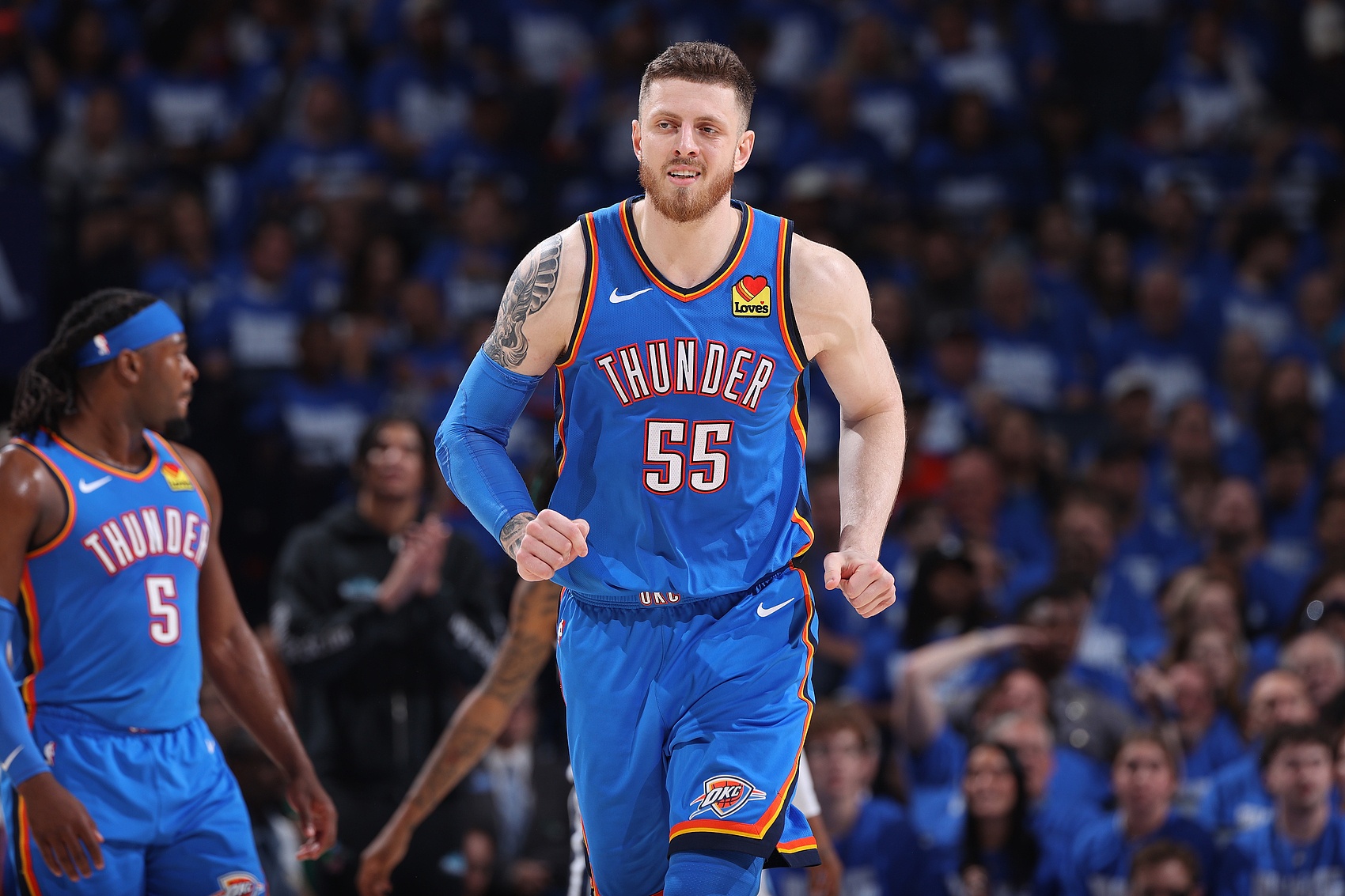 王曉晨：哈滕單5其實(shí)并不能保護筐 步行者有一百種方法調動(dòng)他