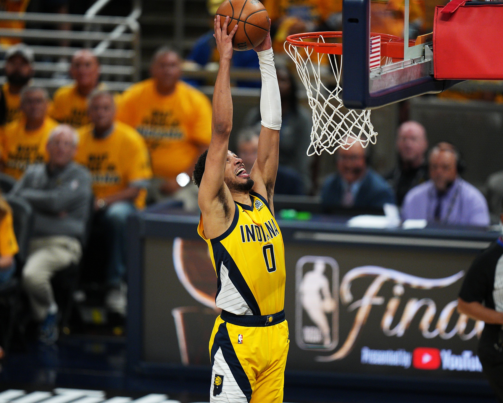 哈利伯頓談天王山：要堅持沖內線(xiàn)&禁區是我們的好友 過(guò)幾天再戰