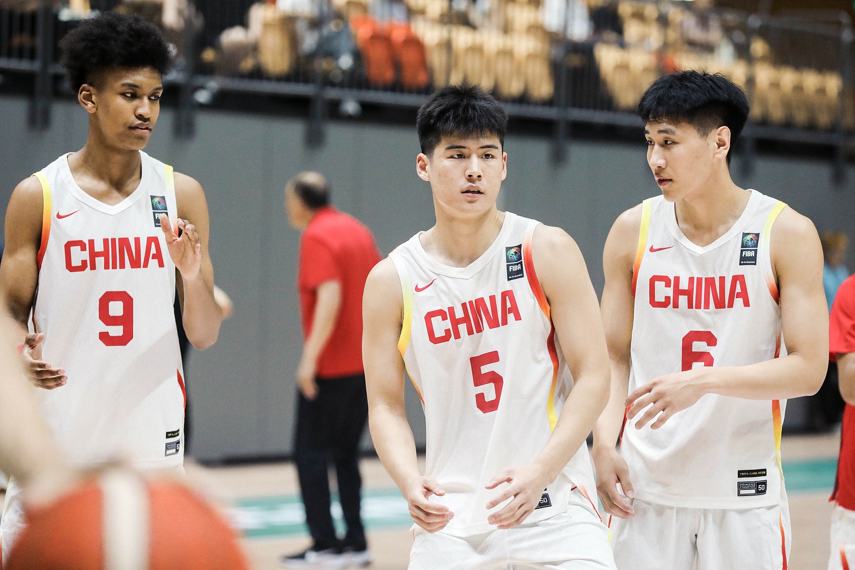 彈無(wú)虛發(fā)！陳家政4投4中拿到13分3板 三分3中3