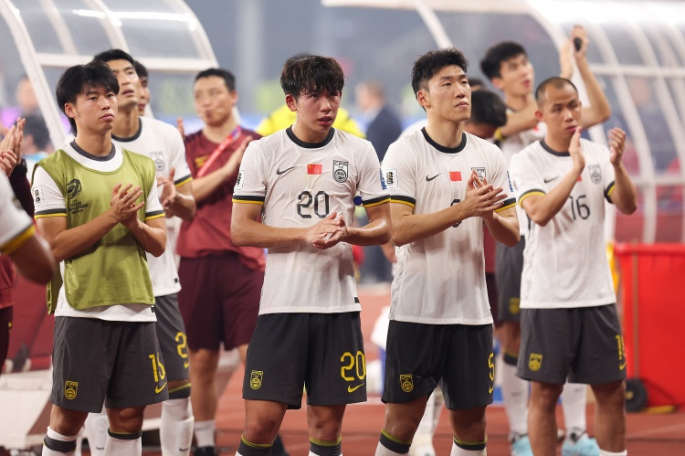 馬德興談國足選帥：東歐教練都是來(lái)混吃混喝，沒(méi)變的標準是聽(tīng)話(huà)