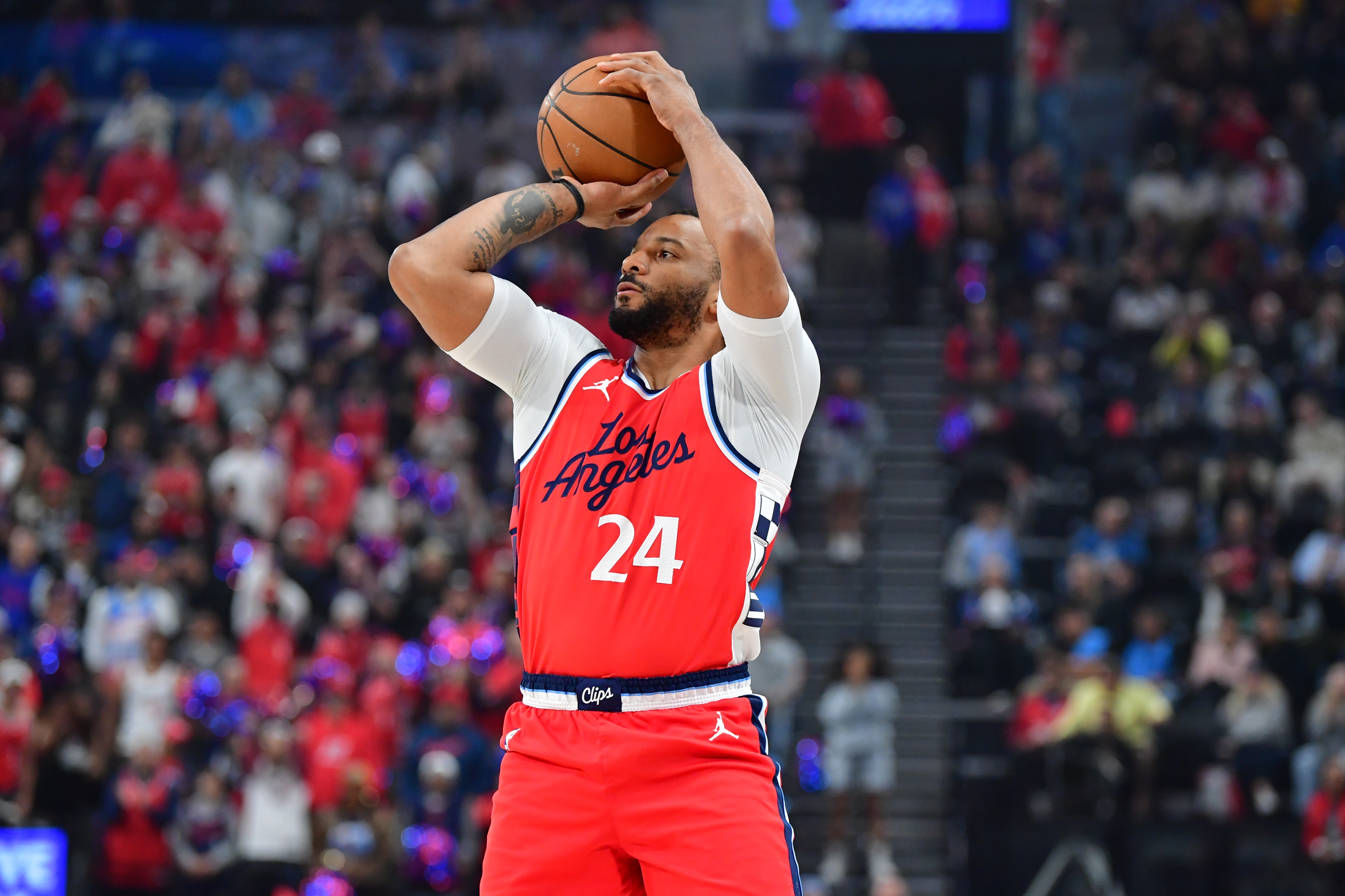 Scotto：太陽(yáng)評估鮑威爾價(jià)值 若交易他們會(huì )要祖巴茨&快船估計不放