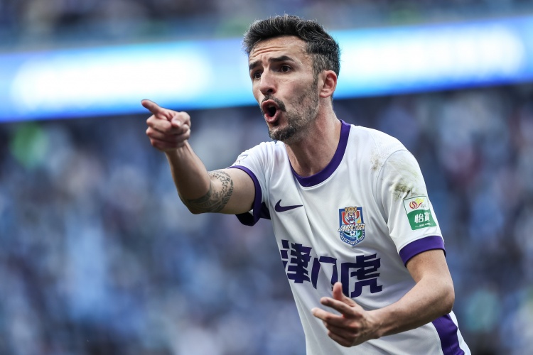 基萊斯：山東留出了很多打身后的機會(huì ) 我在新體系下踢得很舒服